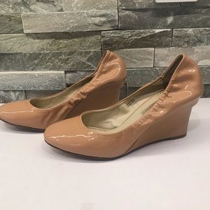 Vera Wang  Nude Heels